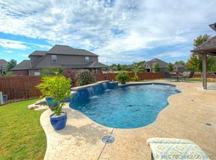 9406 N 95th East Pl, Owasso, OK 74055