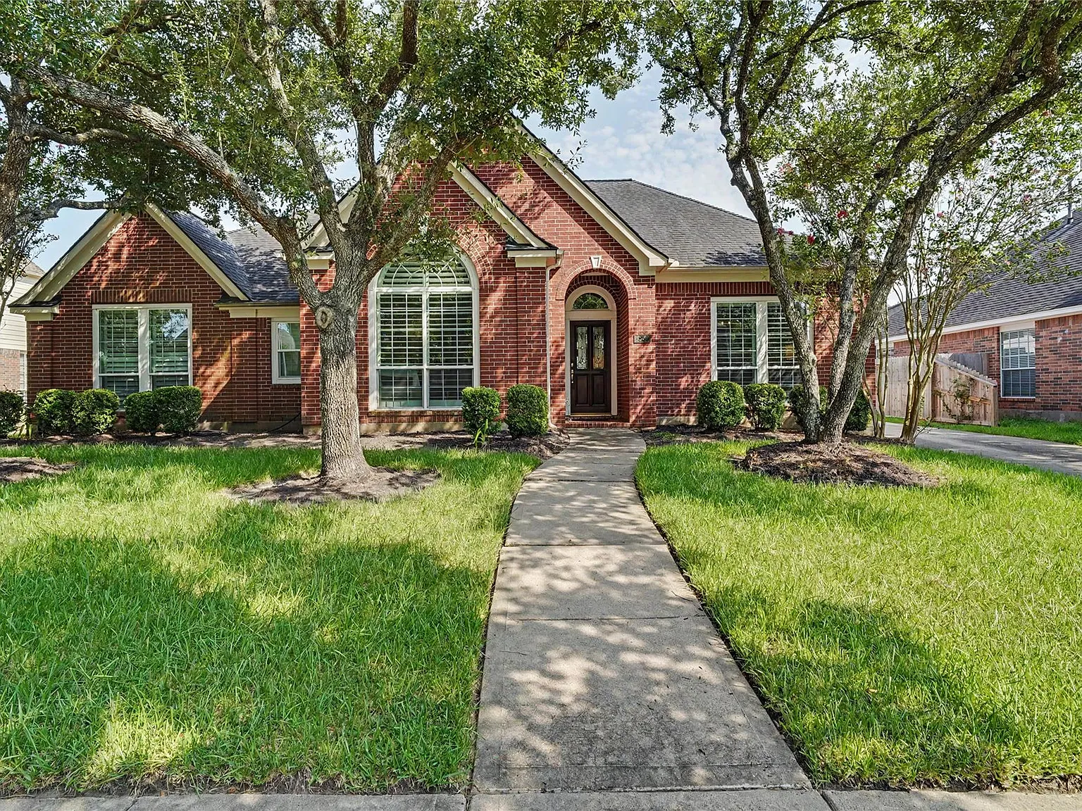 4 bed, 3.0 bath, 3251 sqft, $3,600 — Photo 1