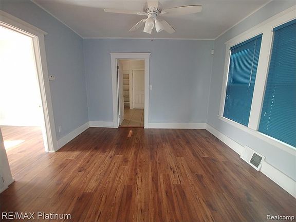 3rd image of 1698 Hazelwood St