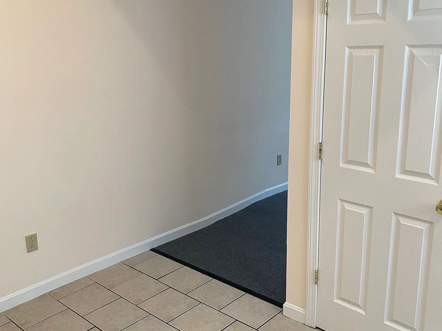 Studio, 500 sqft, $1,100 — Photo 2