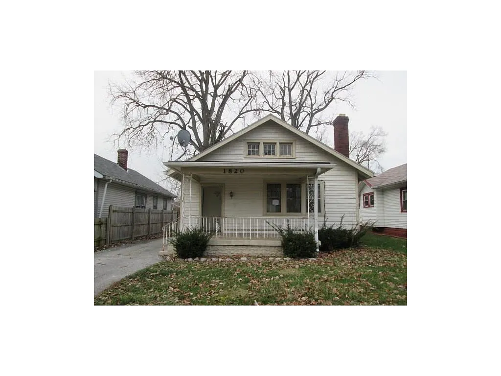 1820 Mansfield St photo 1