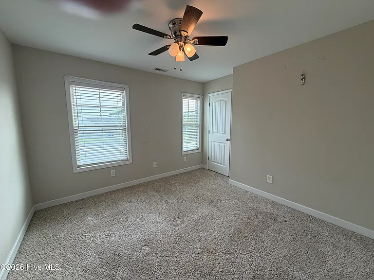 2125 Cove Ct — Photo 12