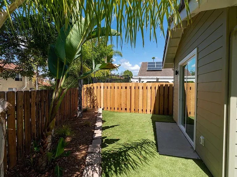 713 Oak Burl Ln — Photo 16