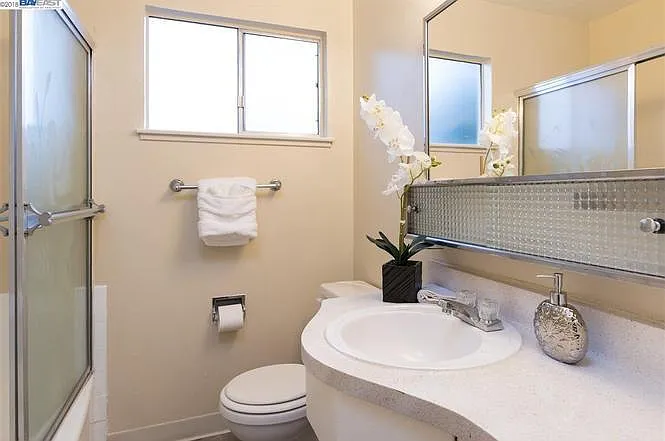 4296 Lorren Dr — Photo 7