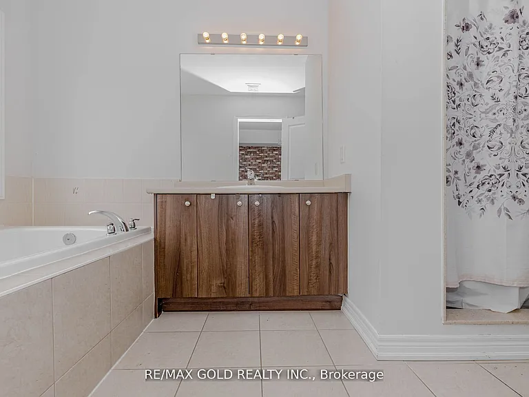 39 Chesterwood Cres — Photo 30