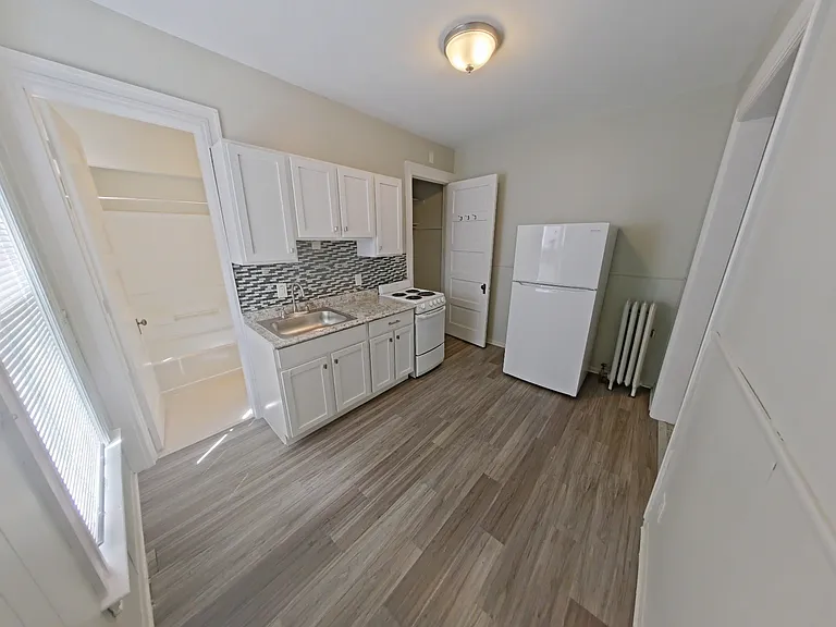 32 Lincoln St #3 — Photo 4