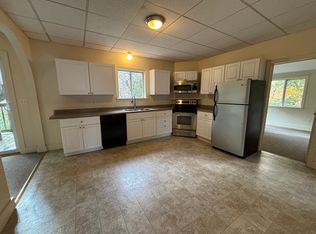 18 Brookside Cir APT 1, Auburn, ME 04210