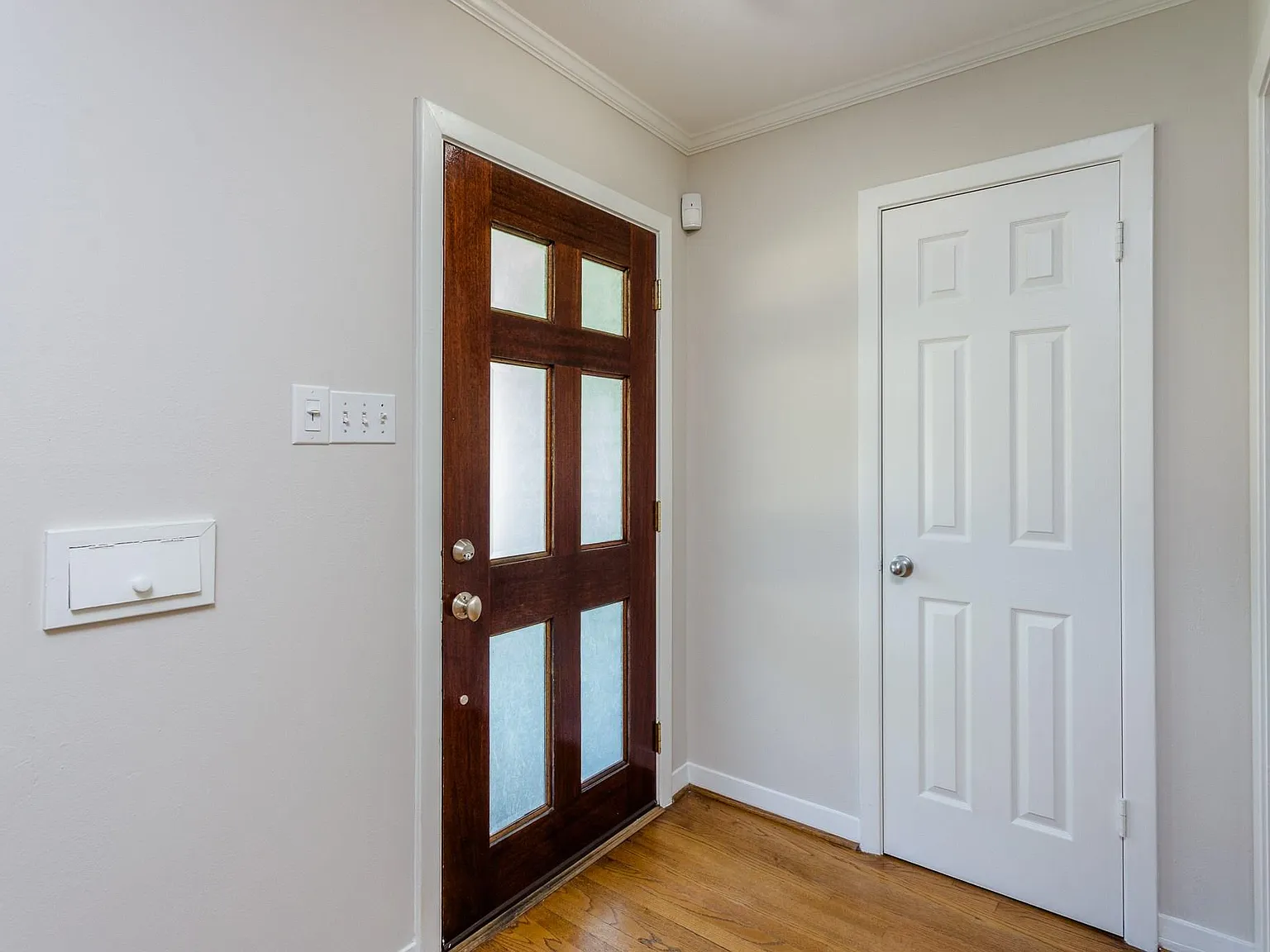 4 bed, 3.0 bath, 2441 sqft, $3,200 — Photo 4
