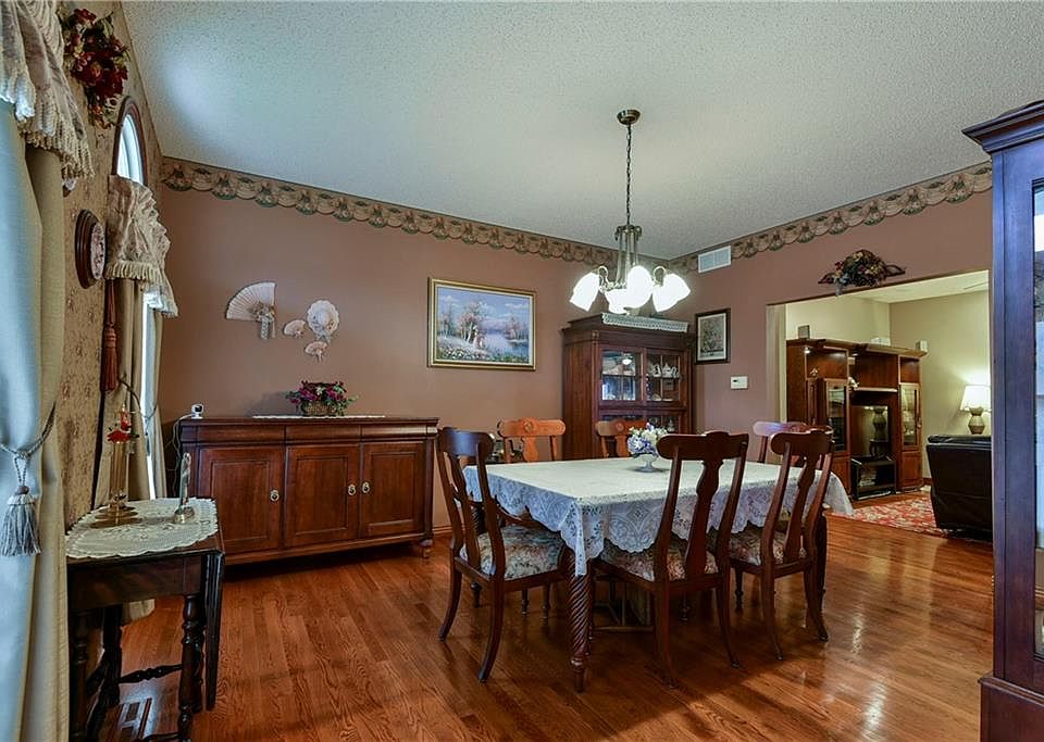 111 Huntington Cir, Pittsburg, KS 66762 Zillow