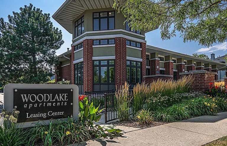 Woodlake Apartments — Photo 9