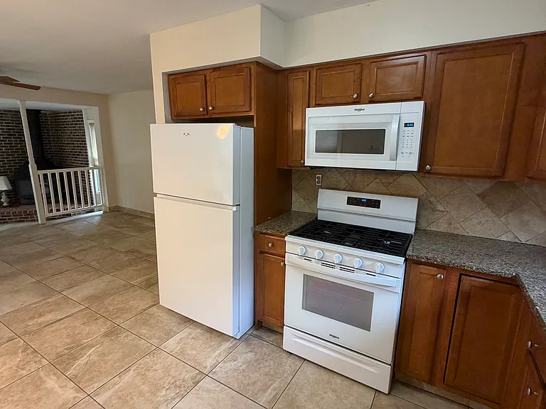 1206 Oak Ave — Photo 12