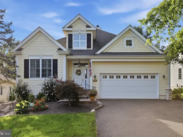 105 Silver Tail Ln, New Hope, PA 18938