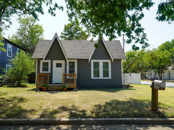 307 N Robinson St, Cleburne, TX 76031