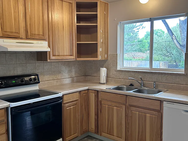 2208 Stanford Rd — Photo 14