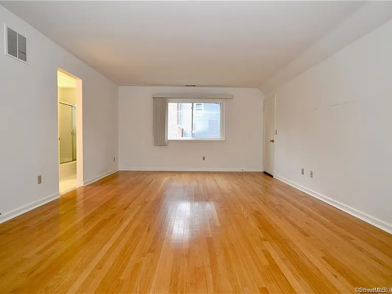 35 Homestead Rd — Photo 11