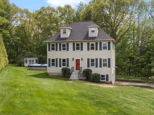 14 Stacey Ln, Amesbury, MA 01913