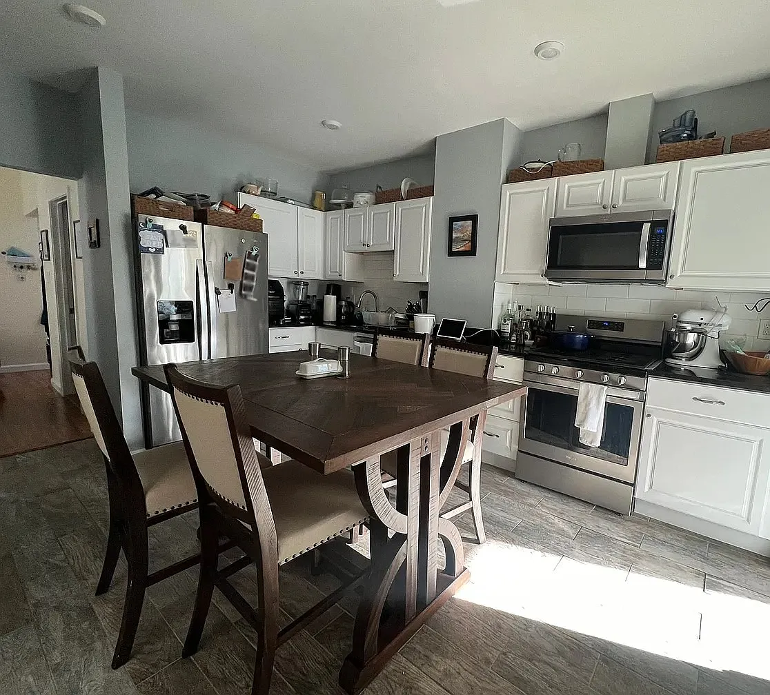 2 bed, 900 sqft, $3,650 — Photo 1