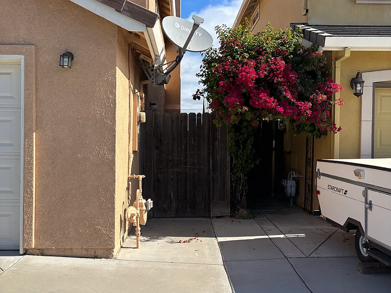 1017 Sun Meadow Dr — Photo 46