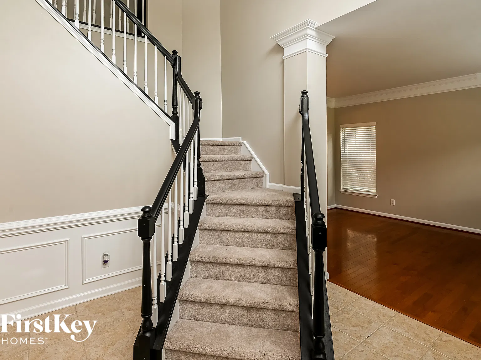 4 bed, 2.5 bath, 2406 sqft, $3,060 — Photo 3