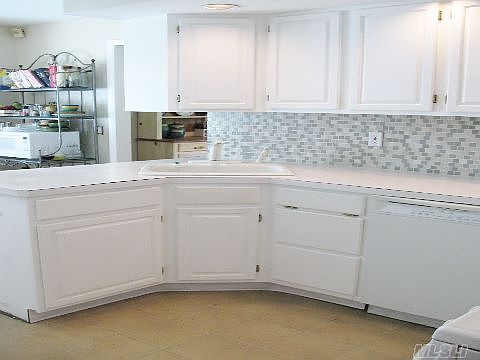 4th image of 250 Cedrus Ave