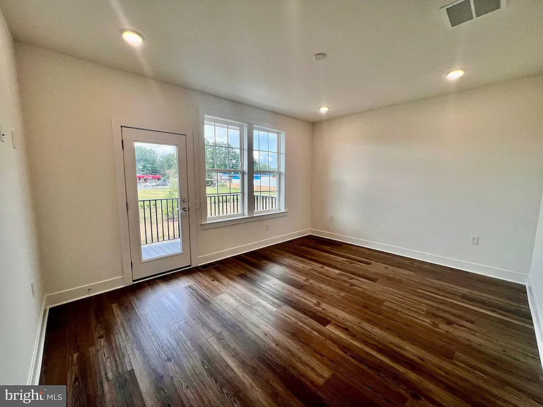 10840 Cedar Ave — Photo 18
