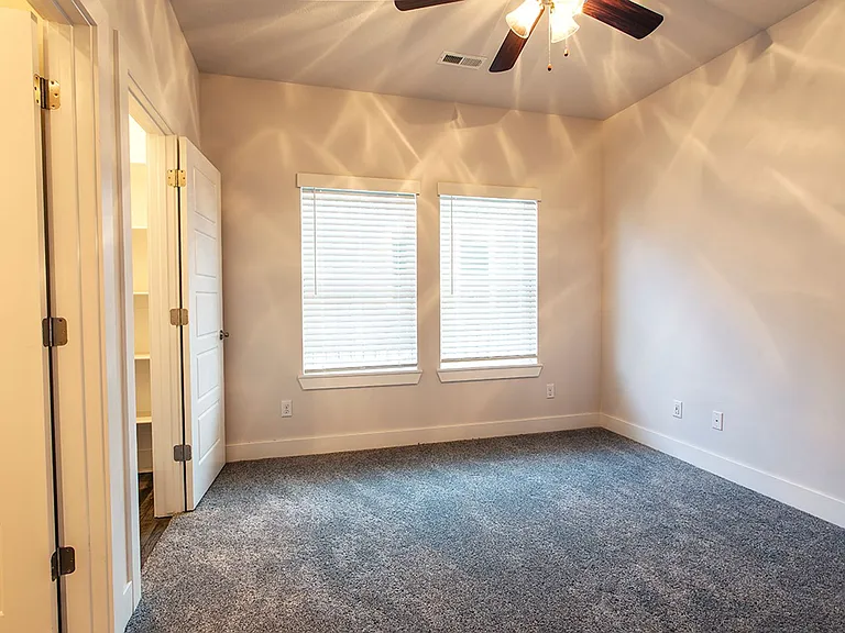 540 S Kickapoo Ave — Photo 27