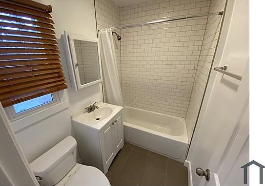 5th image of 621 S Soto St #12