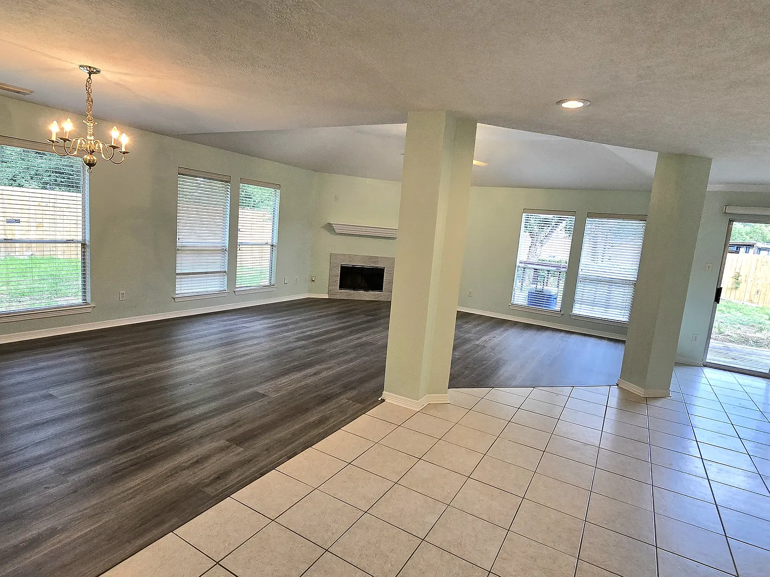 3 bed, 1929 sqft, $1,850 — Photo 2