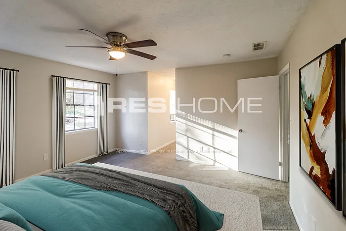 915 Mainstreet Lake Dr — Photo 7