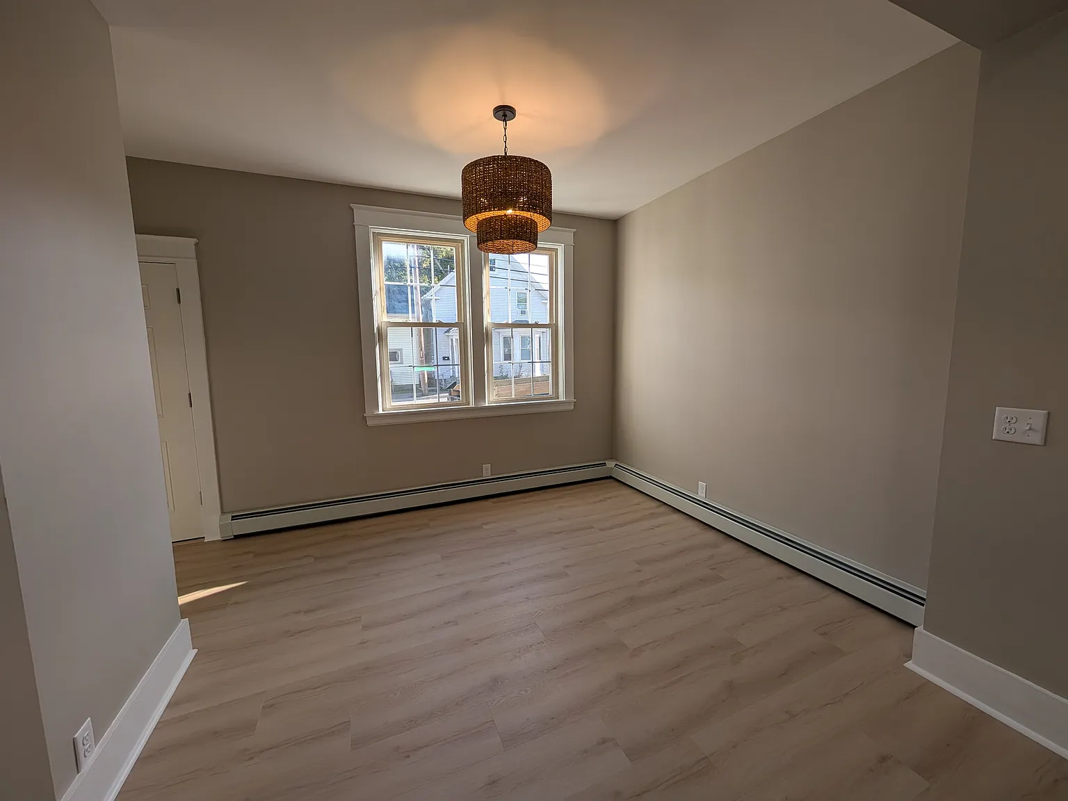 2 bed, 1000 sqft, $1,975 — Photo 4
