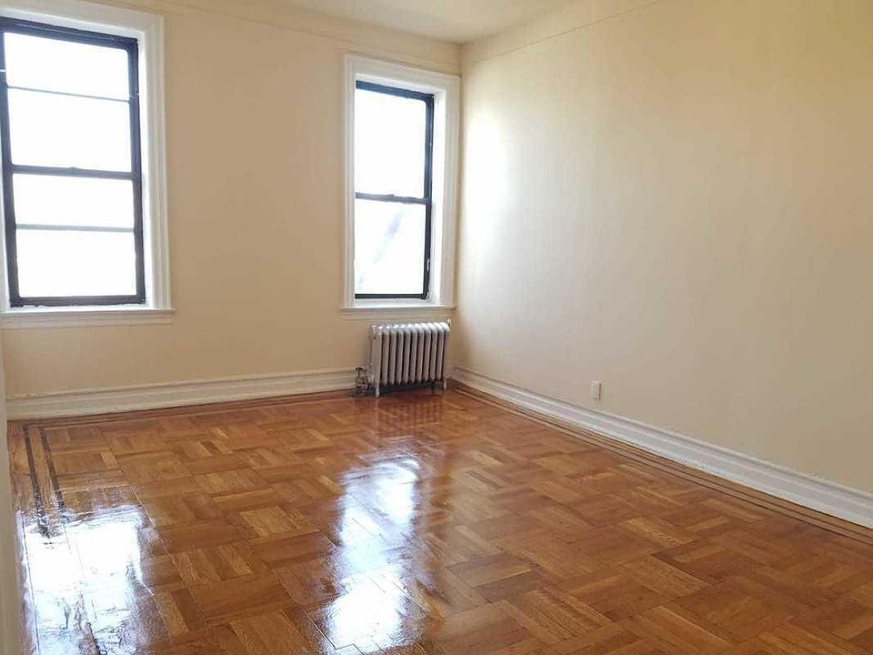 1st image of 30 Avenue O