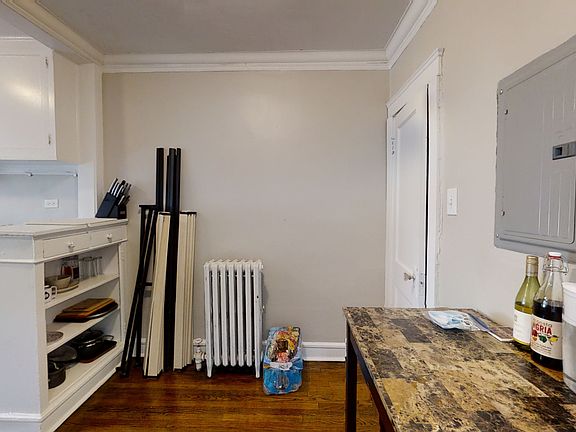 5th image of 409 Beloit Ave #3T