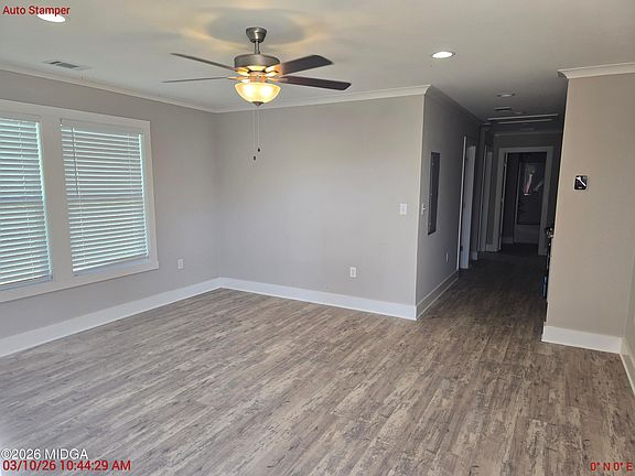 3rd image of 3896 Davis Rd
