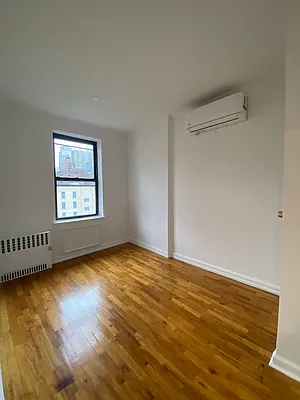 Rented by Current Real Estate Advisors | media 7