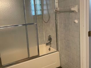 1147 Hansford Rd, Lyndhurst, OH 44124