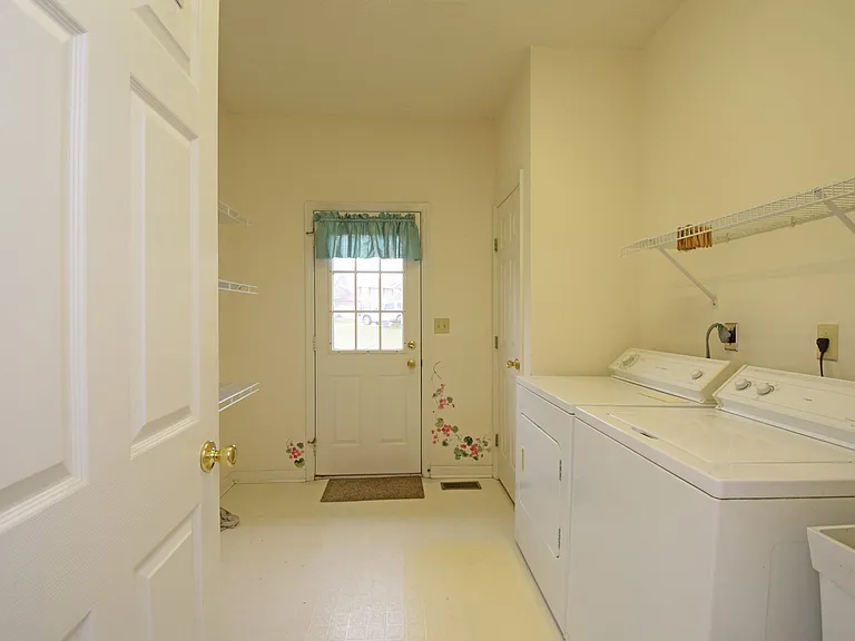 6169 Hillsdale Ln — Photo 17