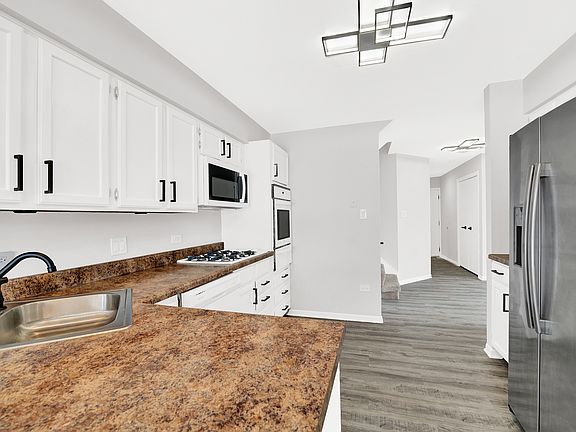 4th image of 1109 Driftwood Ct