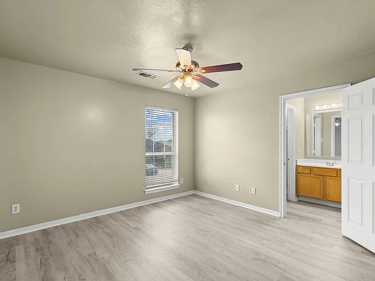 105 Green Isle Ave #120 — Photo 14