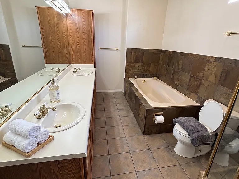 800 Antonio Dr #4 — Photo 8