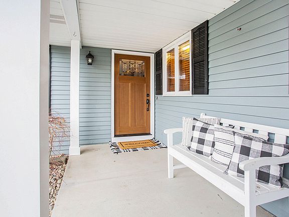 4th image of 4424 Chateau West Dr