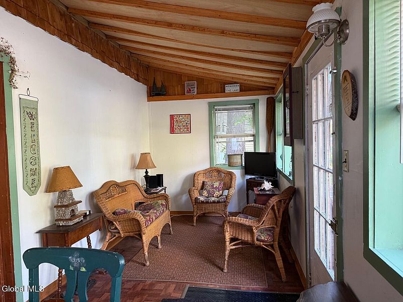 5th image of 62 Village View Road