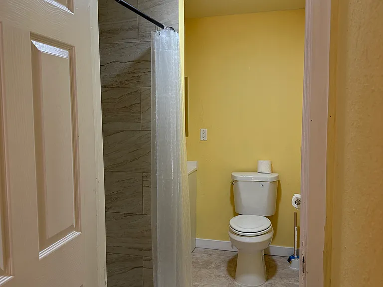 14112 NE 62nd St #2 — Photo 2