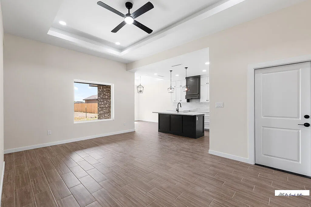 3 bed, 2.5 bath, 1492 sqft, $2,450 — Photo 3
