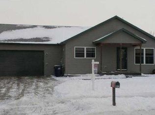 517 Bunker Dr, Northfield, MN 55057