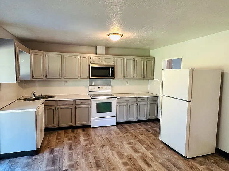 22213 NE 37th Ave — Photo 9