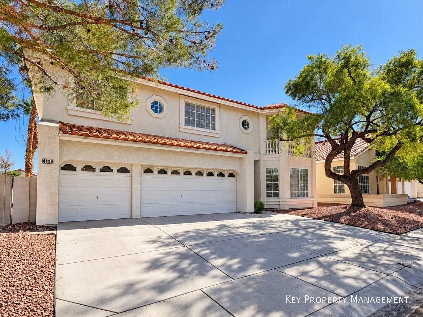 4-Bedroom Home with Pool, Spa & Downstairs Bed & Bath in Las Vegas — Photo 1