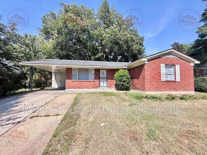 3 bed, 1.0 bath, 1099 sqft, $1,050 — Photo 2