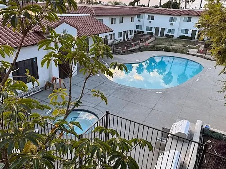 Mesa Palms Apartments — Photo 18