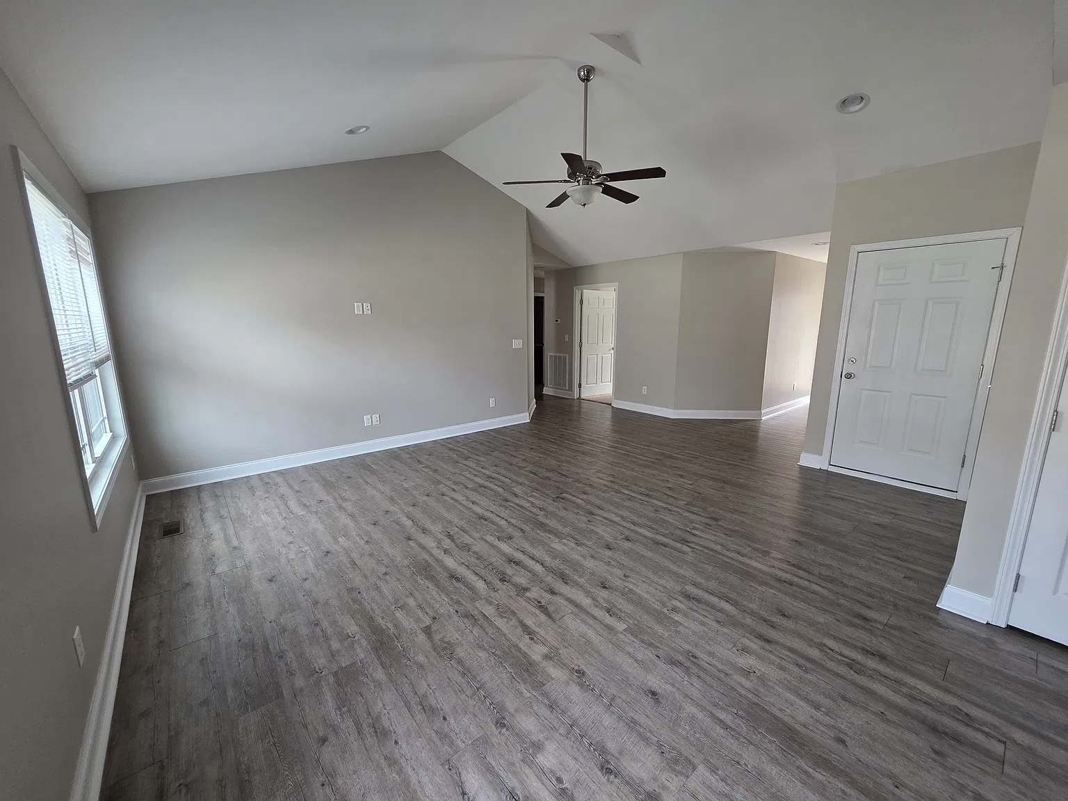 3 bed, 1442 sqft, $1,875 — Photo 3