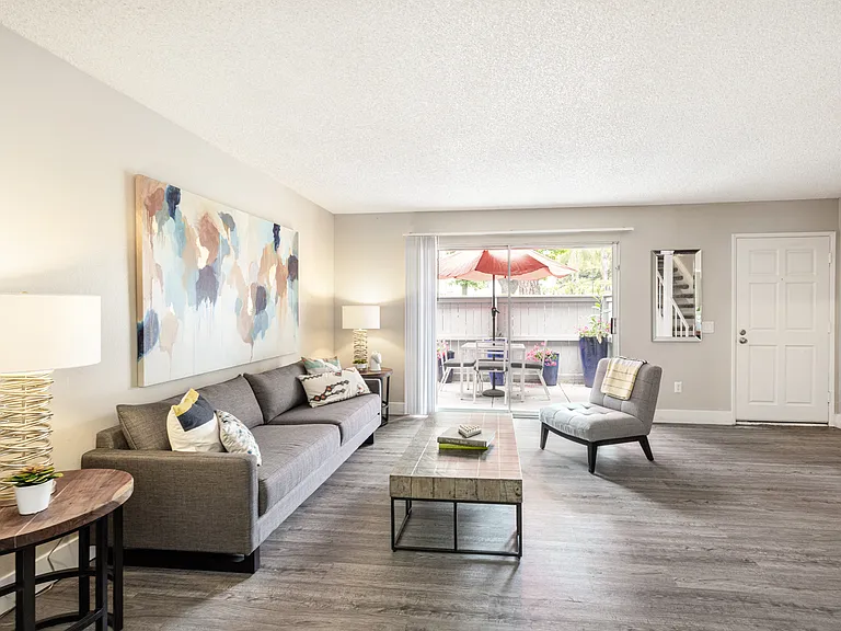 Lexington Townhomes — Photo 8
